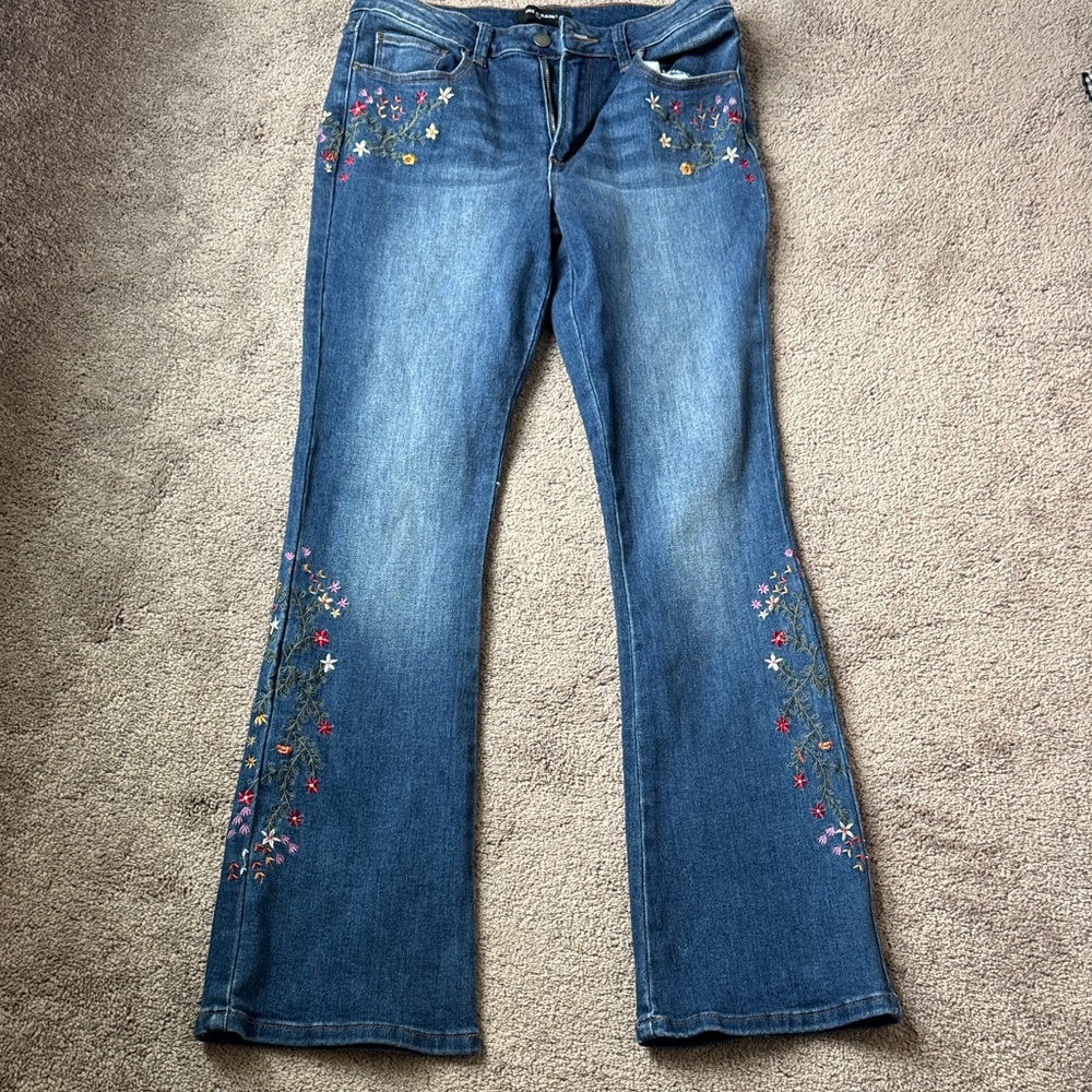 Fire & Rain Embroidered Floral Blue Jeans SIZE 11
